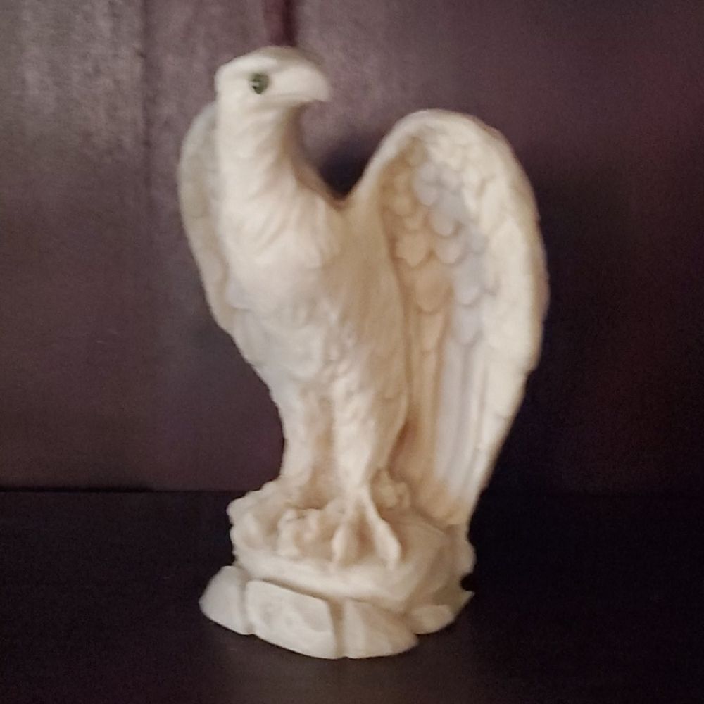 American Bald Eagle Statue